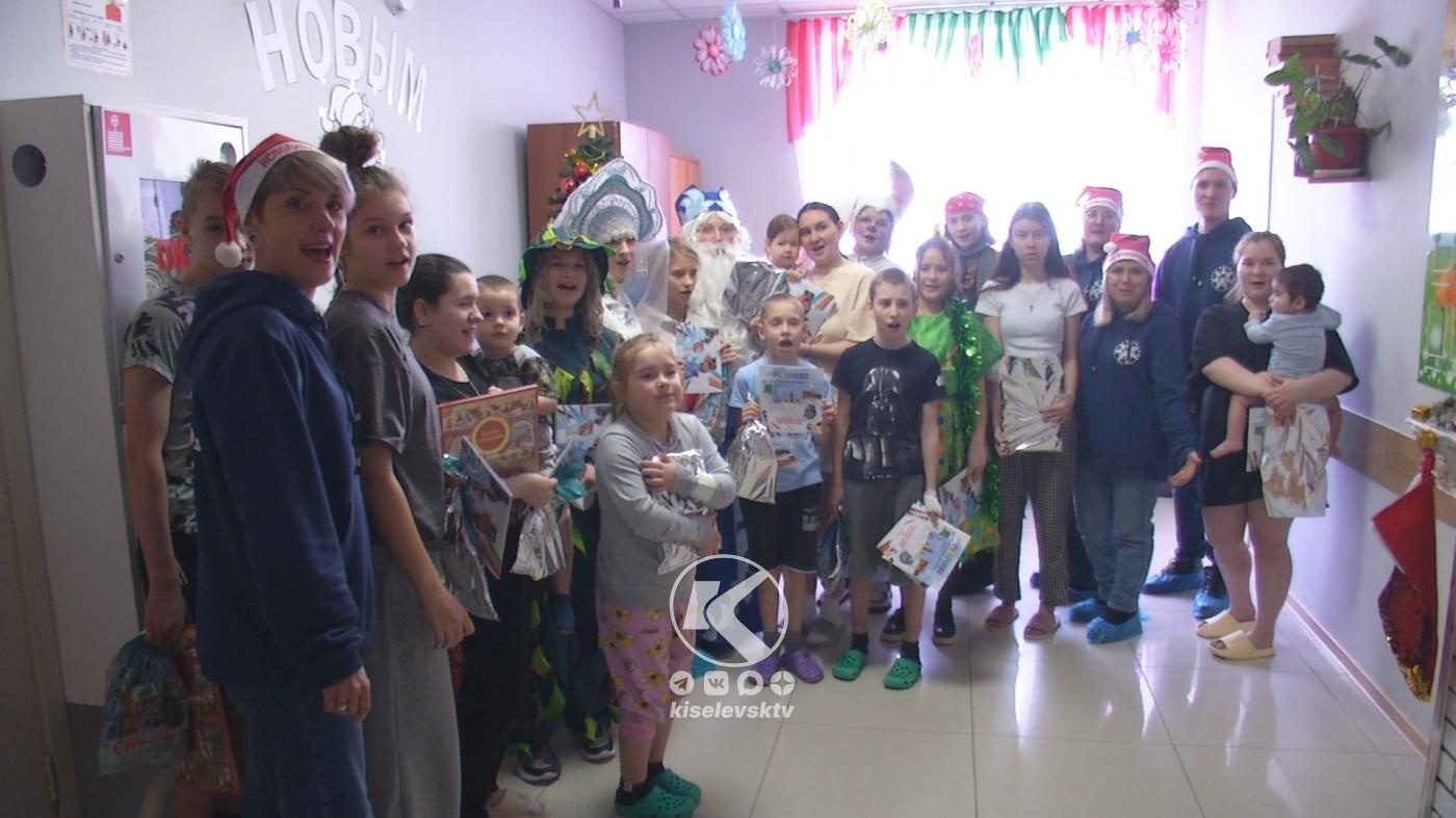 Сила добра. Волонтеры медики устроили праздник для маленьких пациентов детской больницы